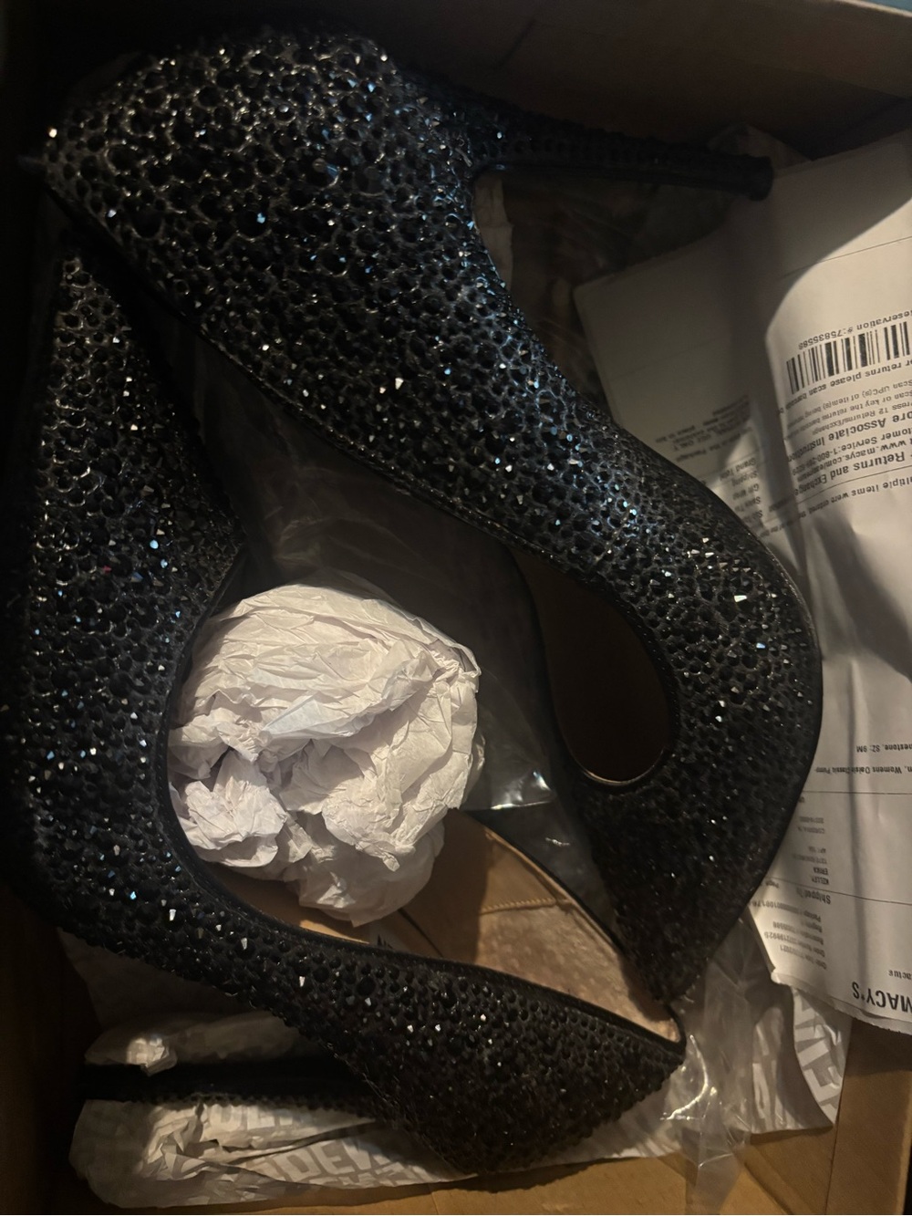 Steve Madden Black Crystal-Embellished Stiletto Pumps